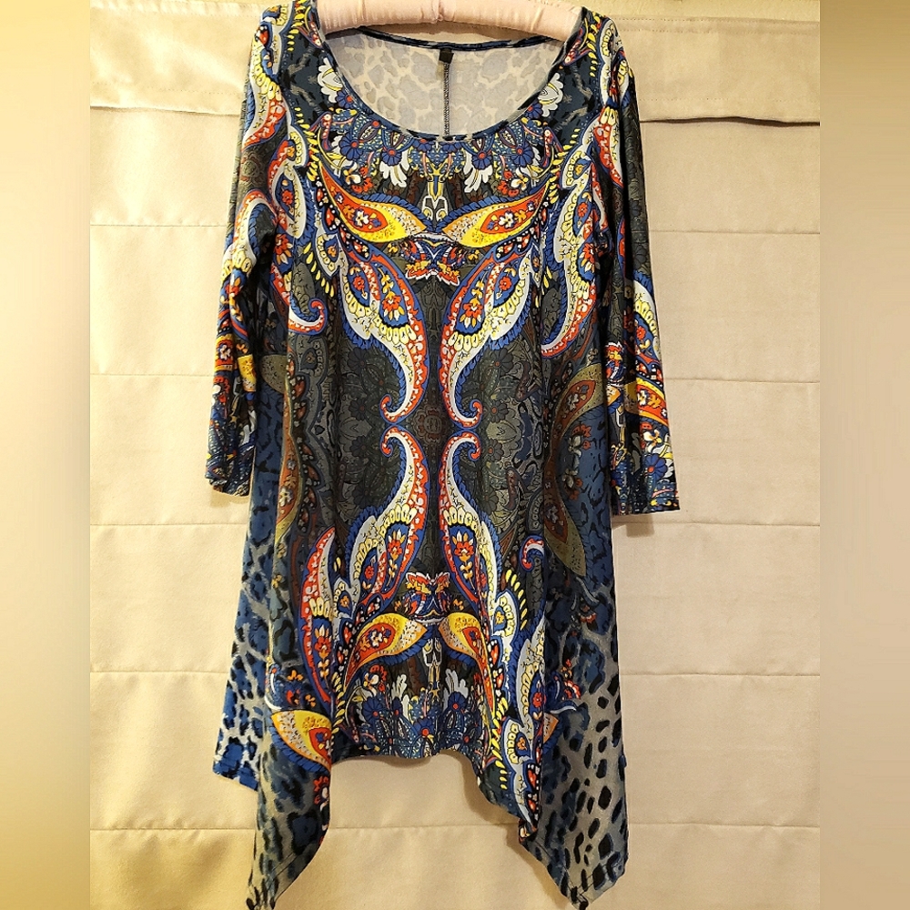 White Mark Tunic Top